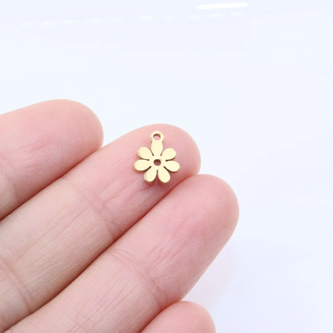 10pcs 8mm Wholesell 스테인레스 스틸 미니 꽃의 매력 펜던트 소녀 DIY 목걸이 귀걸이 팔찌 Unfading 무색 2 색