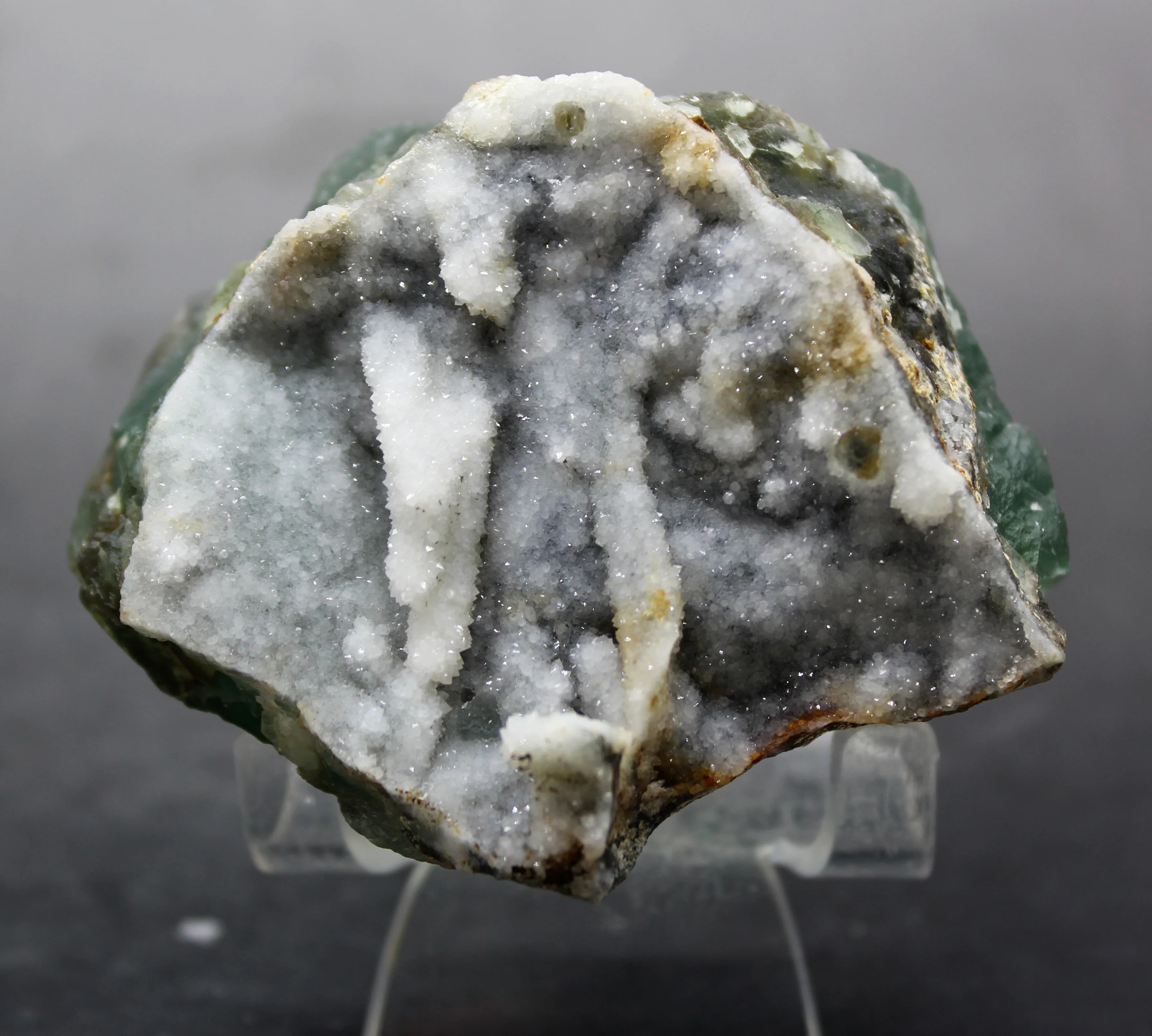 

450g Natural green fluorite mineral crystal specimens Stones and crystals Healing crystal from China