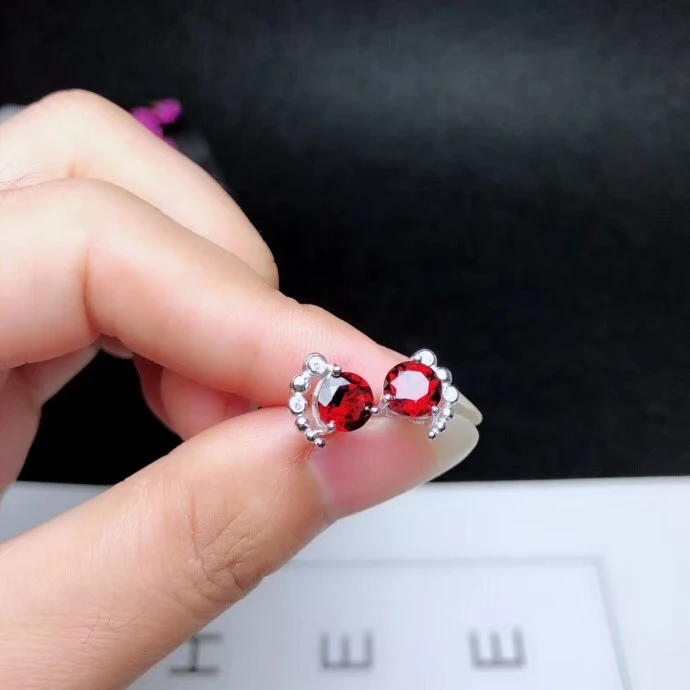 KJJEAXCMY Fine Jewelry 925 sterling silver inlaid natural garnet female earrings Ear studs fashion support detection