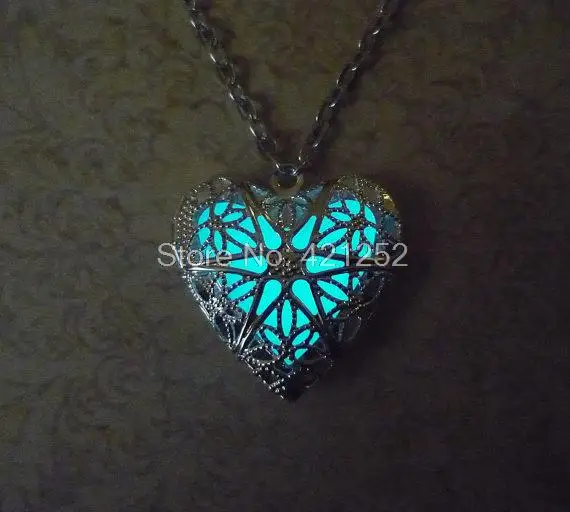 

12pcs/lot Glow In The Dark Heart Necklace, Fantasy Glowing Jewelry Hear Locket Pendant Silver Heart