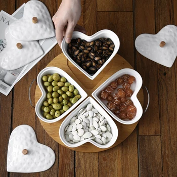 

Ceramic grid fruit plate afternoon tea snack with lid dried fruit fruit plate household snacks nut platter christmas plates