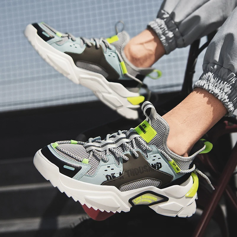 Мужские кроссовки из микрофибры легкие дышащие удобные летающие для бега модели