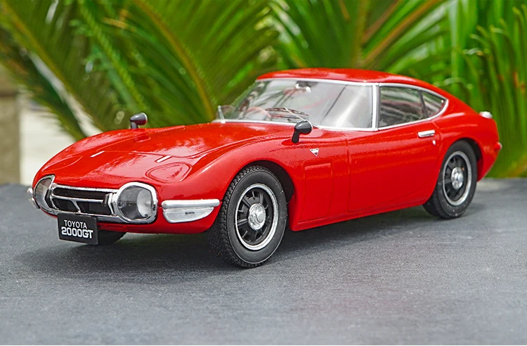1:18 тройной 9 1967 Toyota 2000 GT глянцевые металлические красного цвета модель автомобиля с маленьким подарком