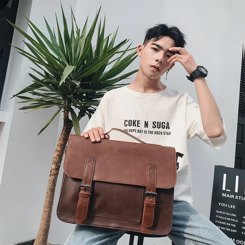 

European American retro single shoulder Korean version men leisure oblique satchel goes out retro single shoulder postman