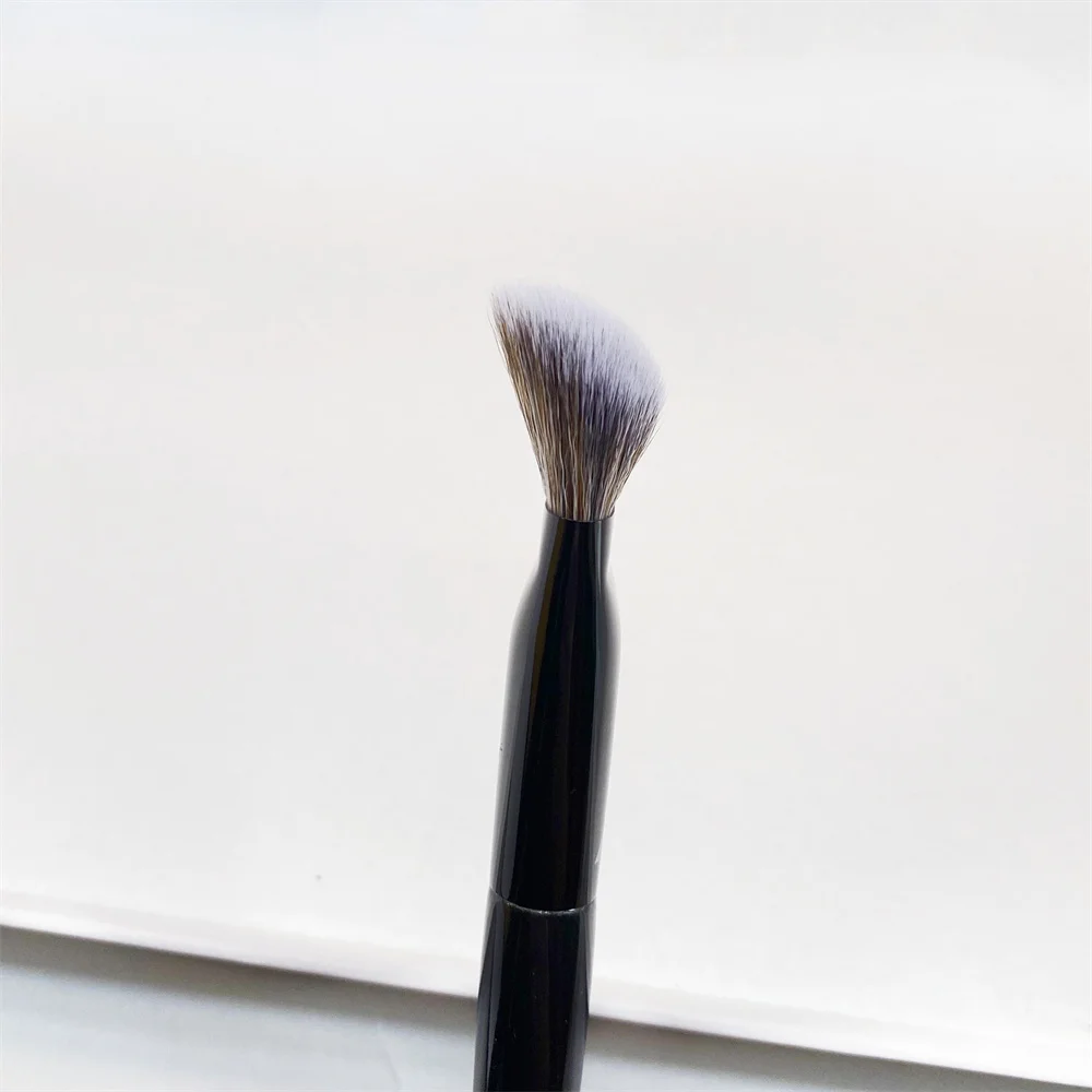 New PRO Foundation Makeup Brush #47 Angled Fingertip-like Seamless Liquid Cream Founation Cosmetics Beauty Tools