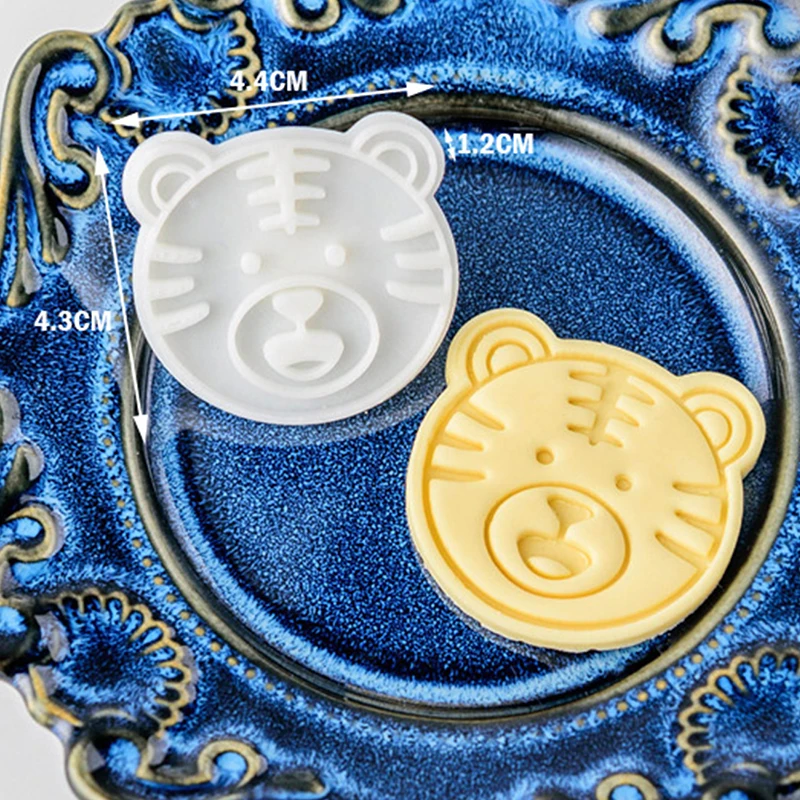 

Diy Tiger year cartoon animal Embossing Stencil Cookie Cutter Mold Biscuit Clay Baking Mold Cookie Tools Cake Decorating Tools