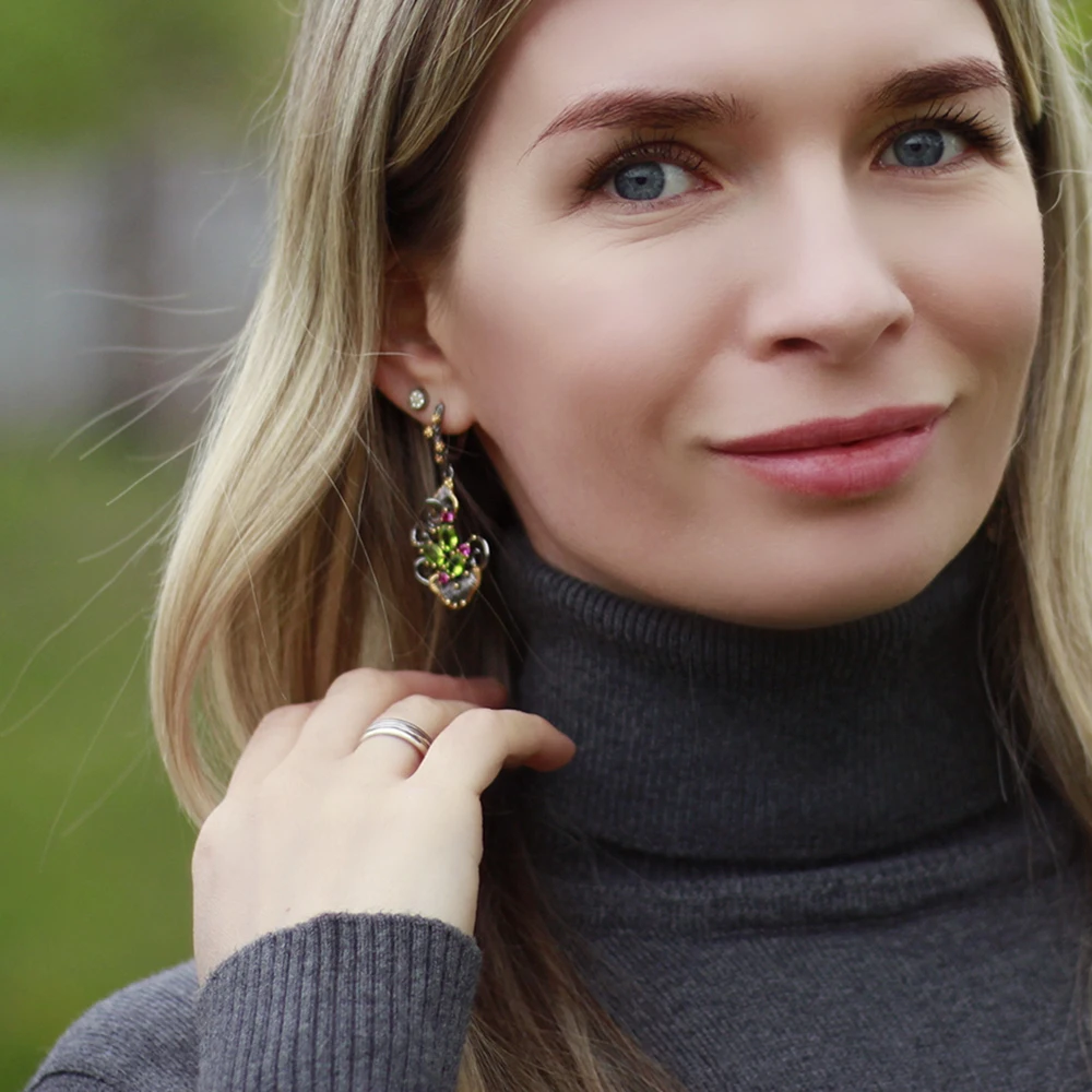 Olivine dangle earrings (2)