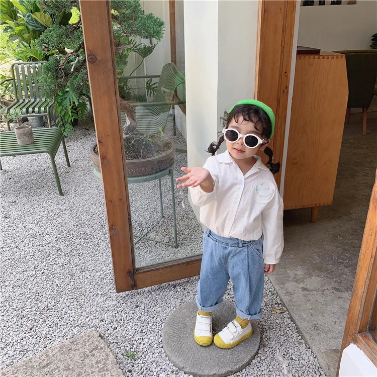 Осенние милые рубашки для девочек с рисунком улыбающегося лица и вышивкой из чистого хлопка, 2 цвета, универсальные топы с длинными рукавами, одежда