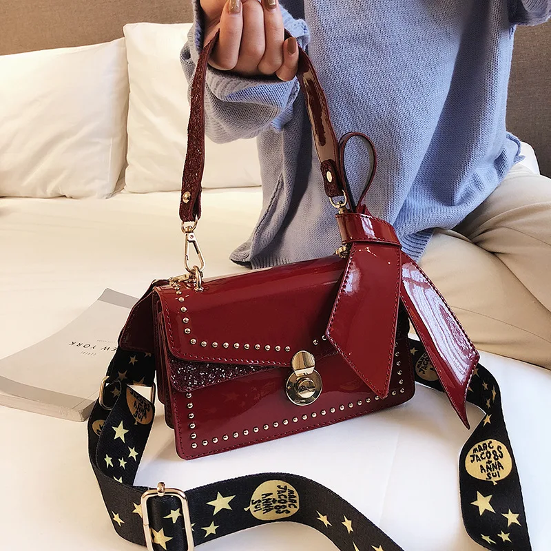 

2019 Early Spring New Style Patent Leather Square Sling Bag Bow Lock Shoulder Oblique WOMEN'S Bag