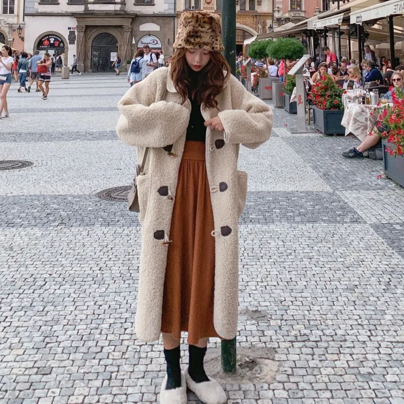 

Photo Shoot CHIC College Style Lambs Wool Olive Green Mid-length Fold-down Collar Toggle Fur Woolen Jacket Women's
