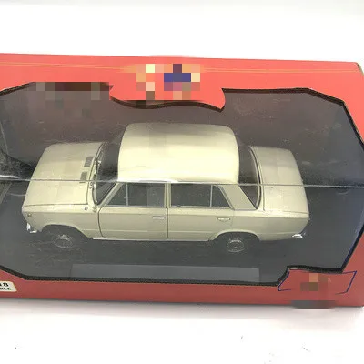 Модель автомобиля Fiat 1/18 из коллекции 1200 выпуск 124 литье под давлением|Наземный