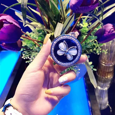 Butterfly Стразы из нержавеющей стали пепельница с крышкой брелок Портативный мини карманный инструмент для сигарет для женщин Открытый бездымный пепельница - Цвет: Butterfly