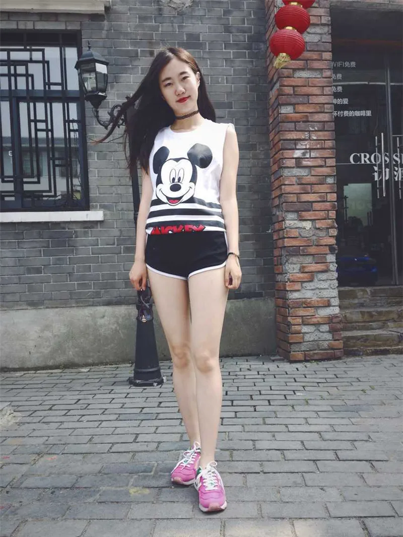 3838719945_281843137