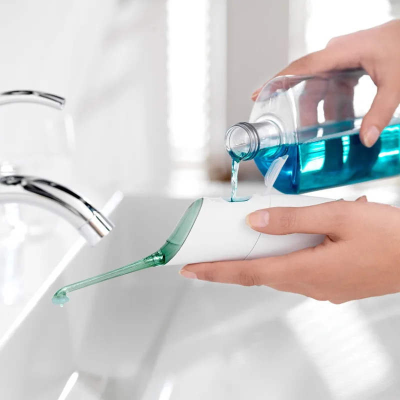 Флоссер Sonicare HX8240 аккумуляторный с насадкой и зарядным устройством для