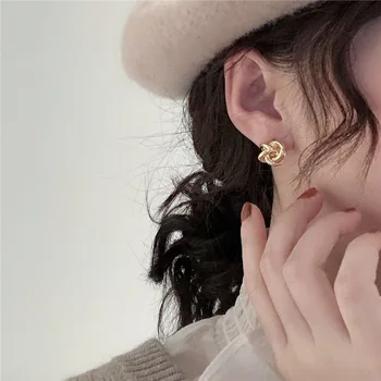 

New Fashion Gold Metal Stud Earrings for Women Steam Punk Small Windmill Round Design Statement Earring Jewelry Brinco