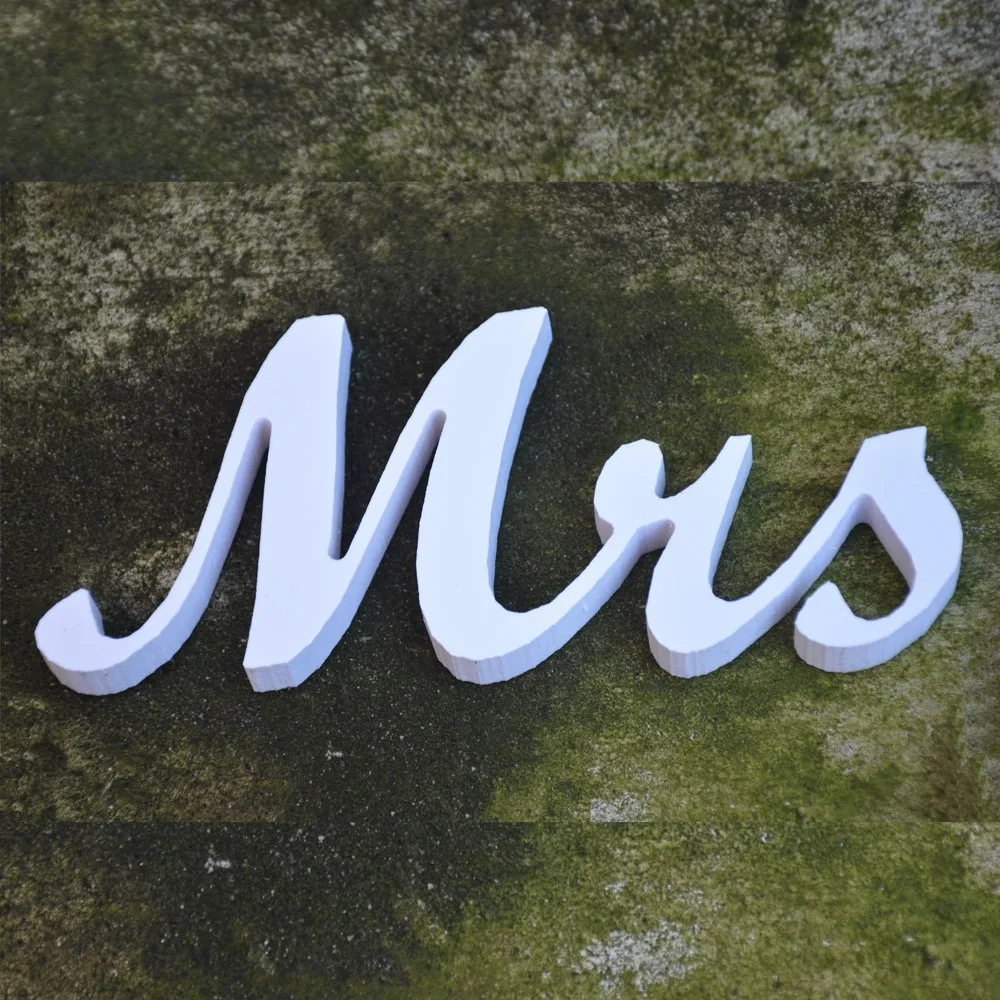 

LOVE and Mr & Mrs Wooden English Letters Ornament Home Decoration DIY Handmade Simple Wedding Photography Props Supplies