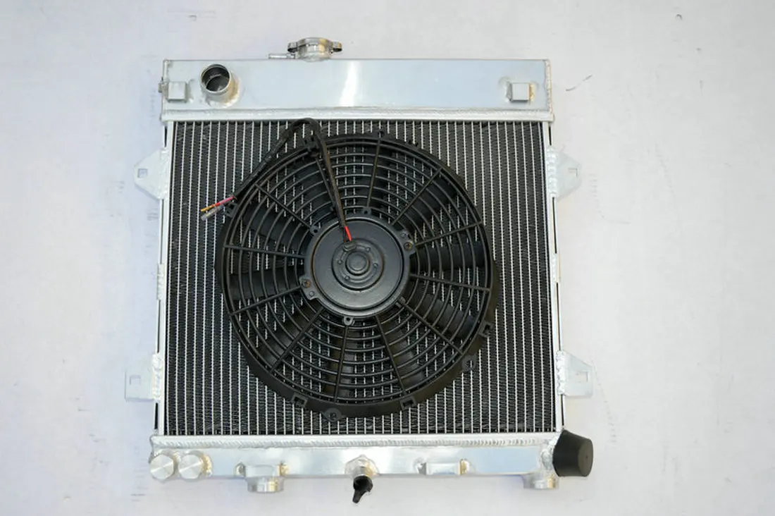 HOT SELLING New Aluminum Radiator & Fan For BMW E30 M10 316i 318i MT