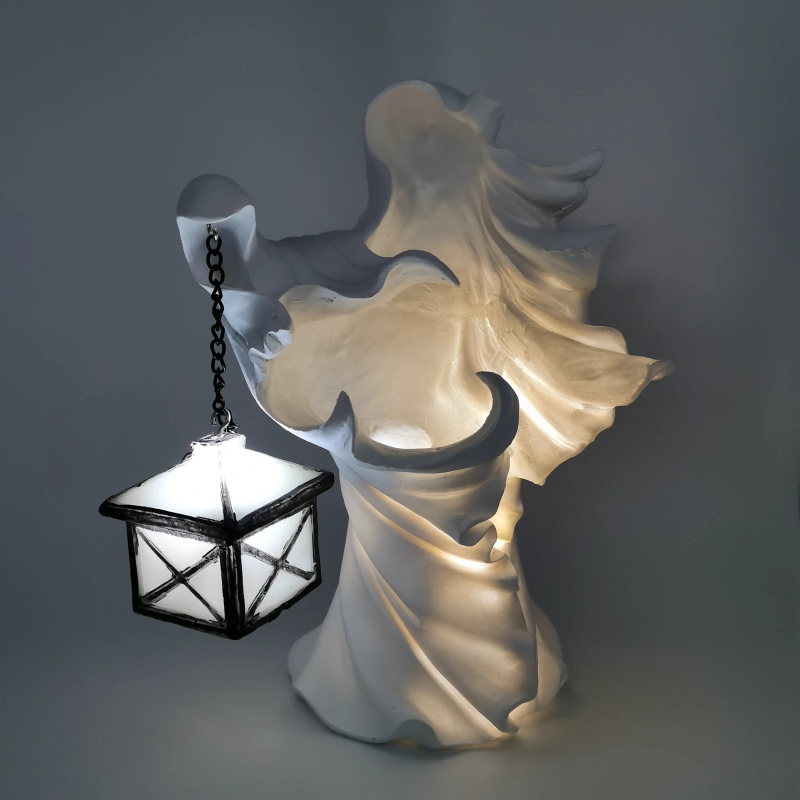 Creative Black and White Witch Lantern Sculpture Hell Messenger with LED Lights Halloween Resin Garden Decoration | Дом и сад