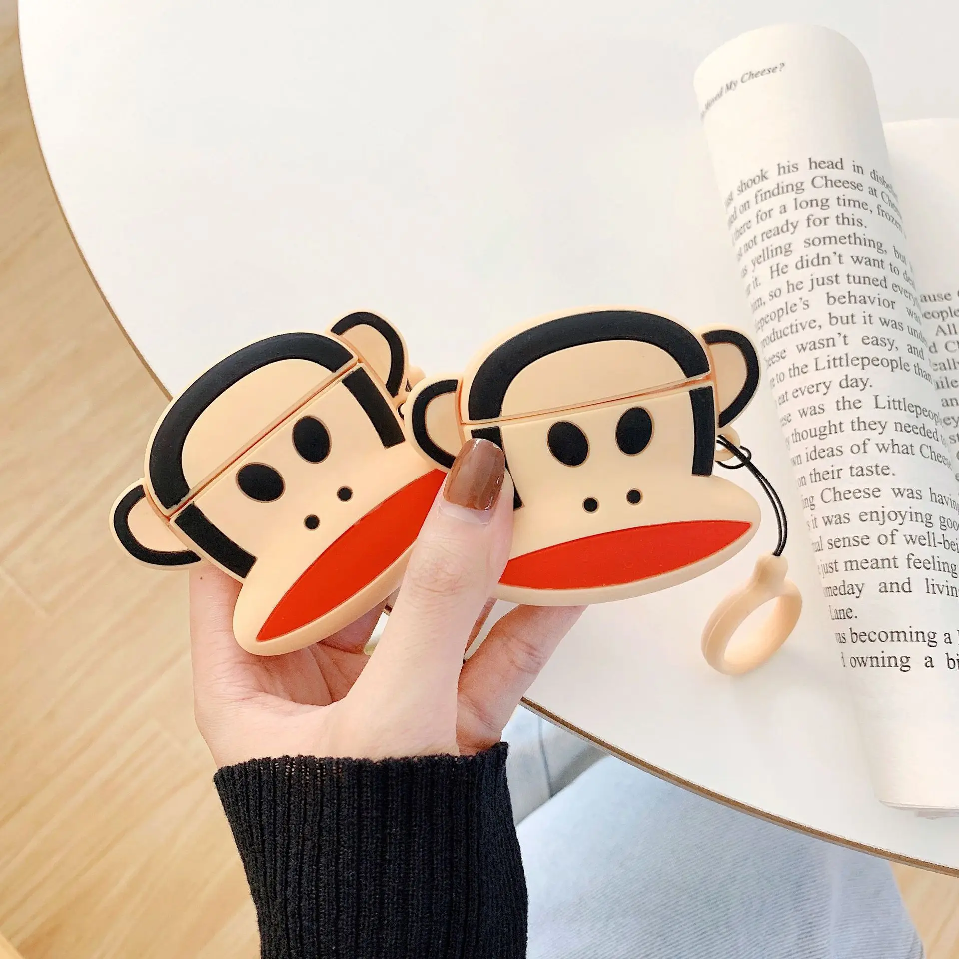 

Cartoon Paul Frank Applicable AirPods1/2 Generation Protective Case Apple Wireless Bluetooth Headphone Storage Box Silica Gel Wo