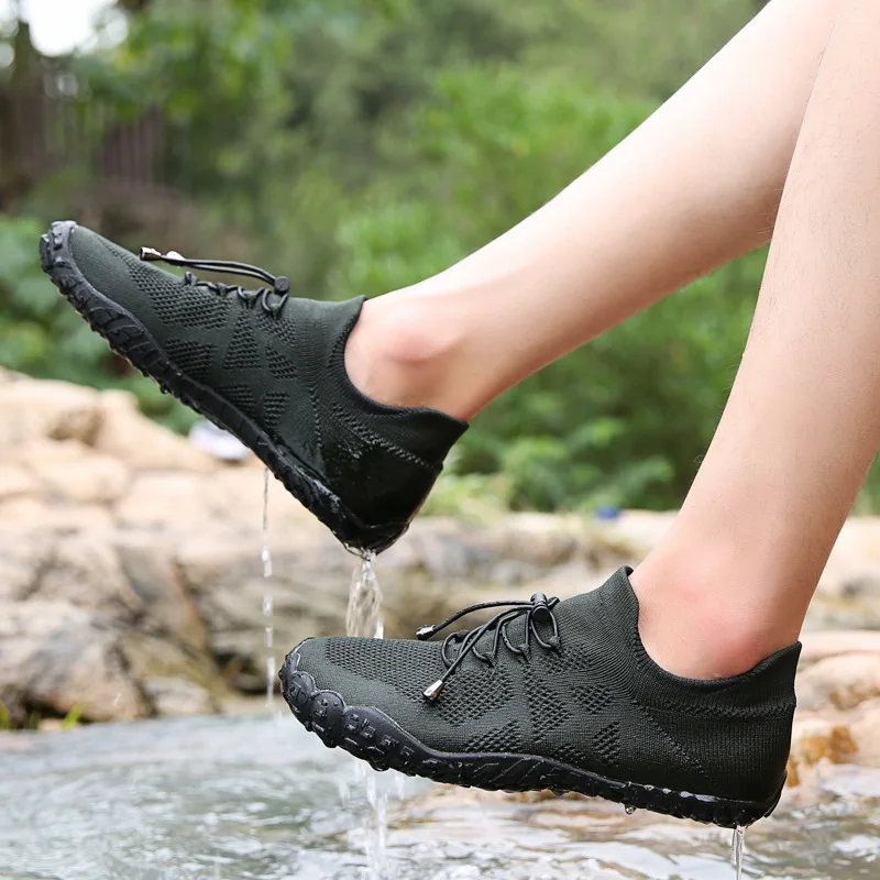 Summer New Style Men Fly Woven Running Shoes Breathable Sports Flying Woven Shoes Sports Footwear Men's 8029