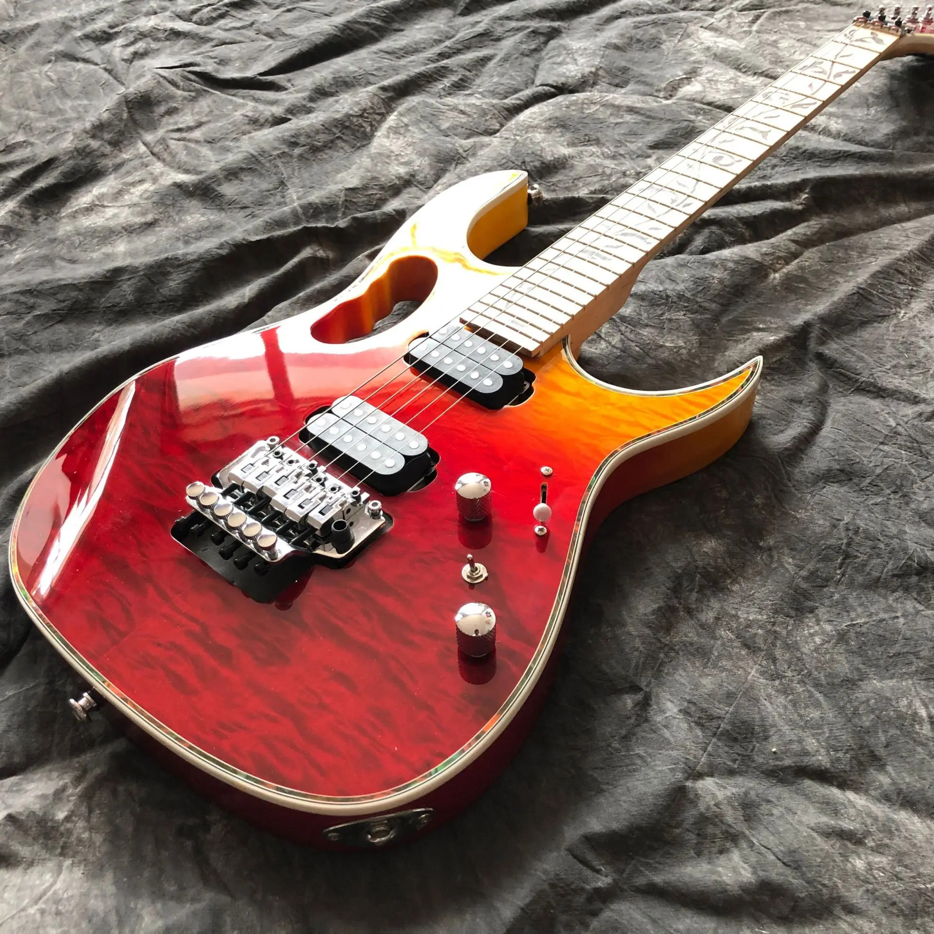 

New style red color electric guitar,handwork 6 Strings Maple fingerboard guitarra,flame top