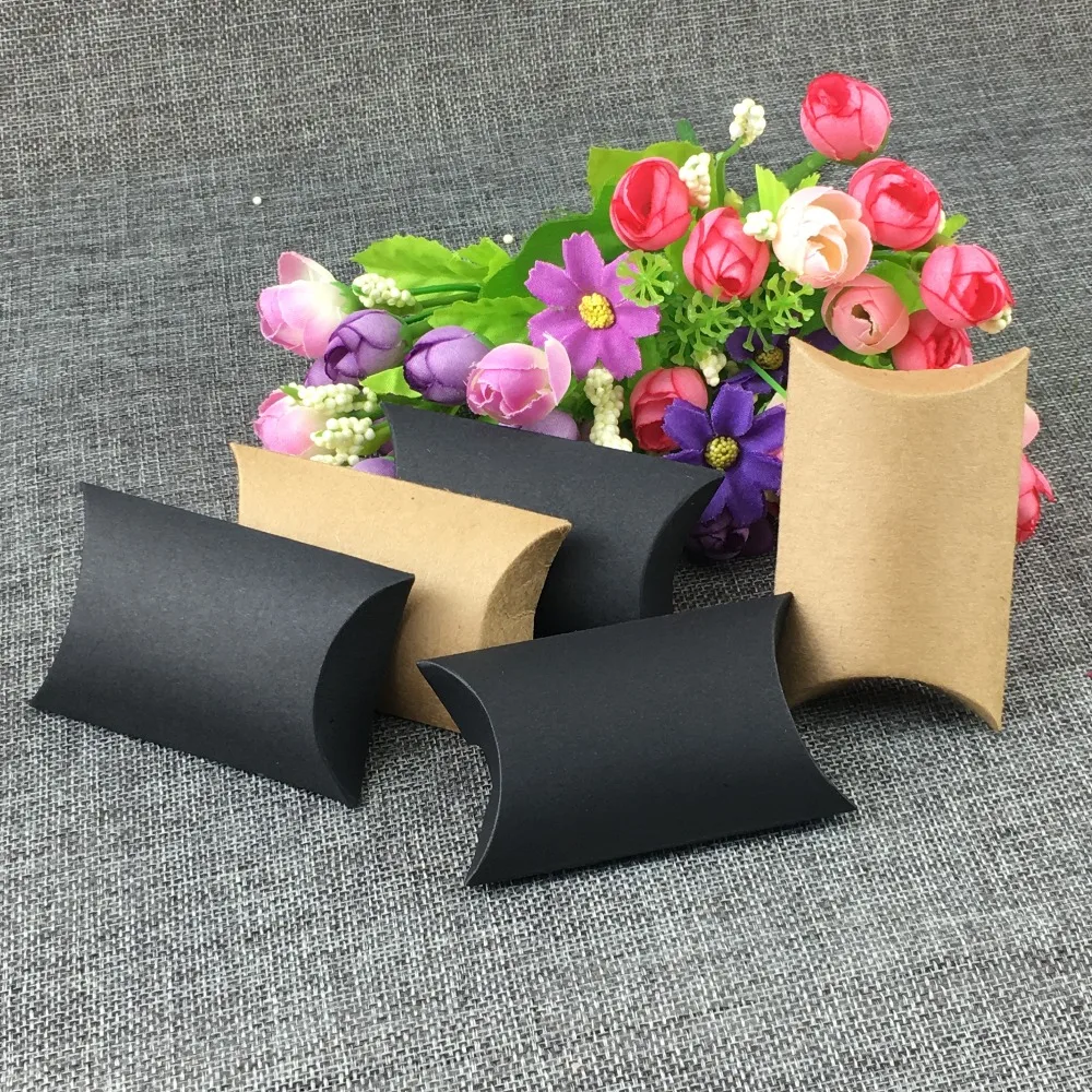 

200pcs/lot Cute Kraft Paper Pillow Favor Gift Box Wedding Party Favour Gift Candy Boxes Paper Gift Box Bags Supply