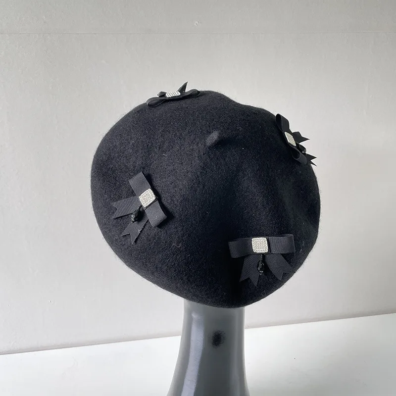 

New French Elegant Butterfly Decoration Wool Beret Female 2021 Autumn Winter Black Painter Hat Casual Warm Pumpkin Hat Beanie
