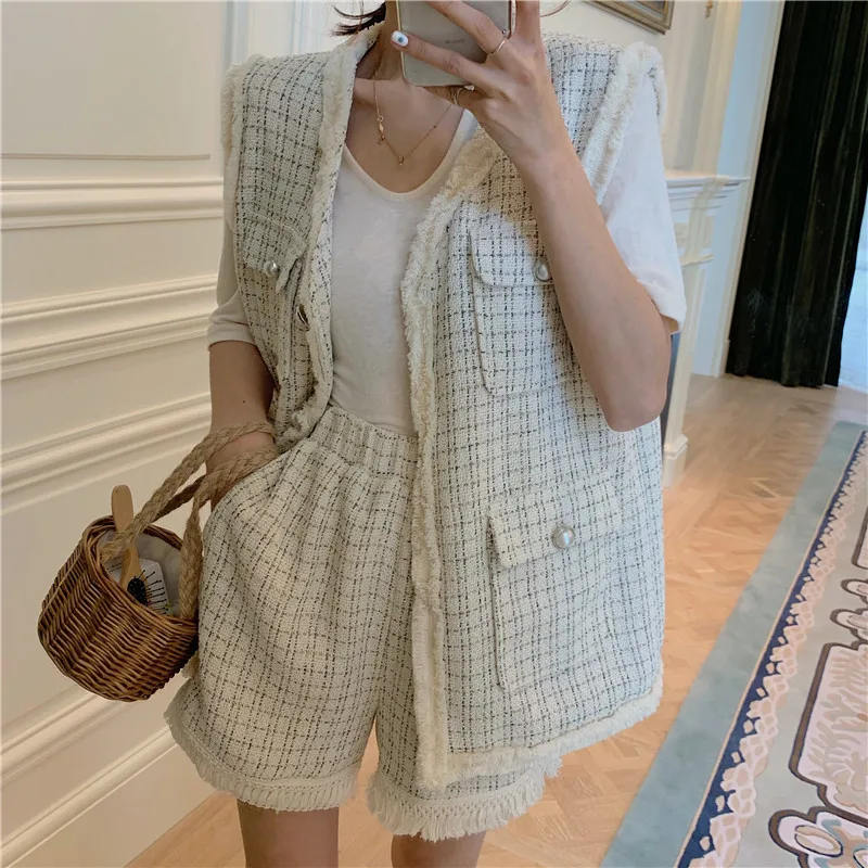 

Women's Two-piece Suit Retro Pocket Plaid Tweed Button Vest Jacket High Waist Tassel Shorts Elegant Women Two Piece Outfits