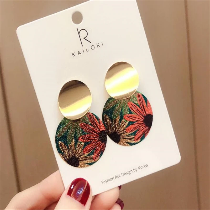 

Vintage Round Flower Wafer Earrings Fashion Statement Geometric Earrings For Women Jewelry Drop Earings Jewelry Wholesale