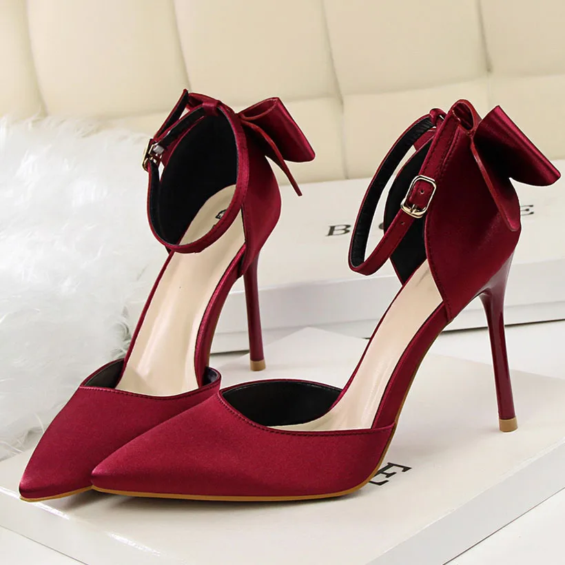 Женские свадебные туфли на высоком каблуке лодочки с острым носком и бантом