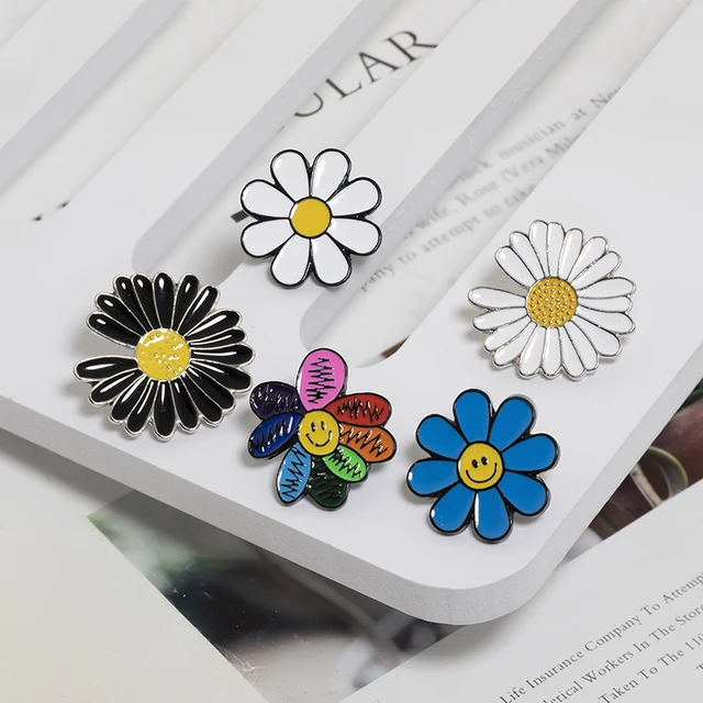 Mix Styles Cute Badge Flower Enamel Daisy Trendy Brooch Flower Pins Women  Korea Lovely Butterfly Sunflower