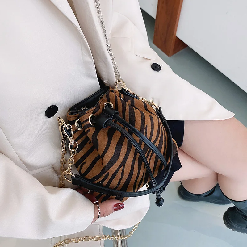 

Animal Pattern Small PU Leather Bucket Bags for Women 2020 Trend Hand Bag Women's Trending Chain Crossbody Shoulder Handbags