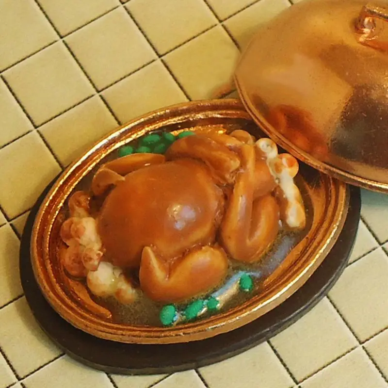 Free shipping 1:12 Scale Dollhouse Miniature Iron Plate Turkey Cooking Toy Decoration Pretend