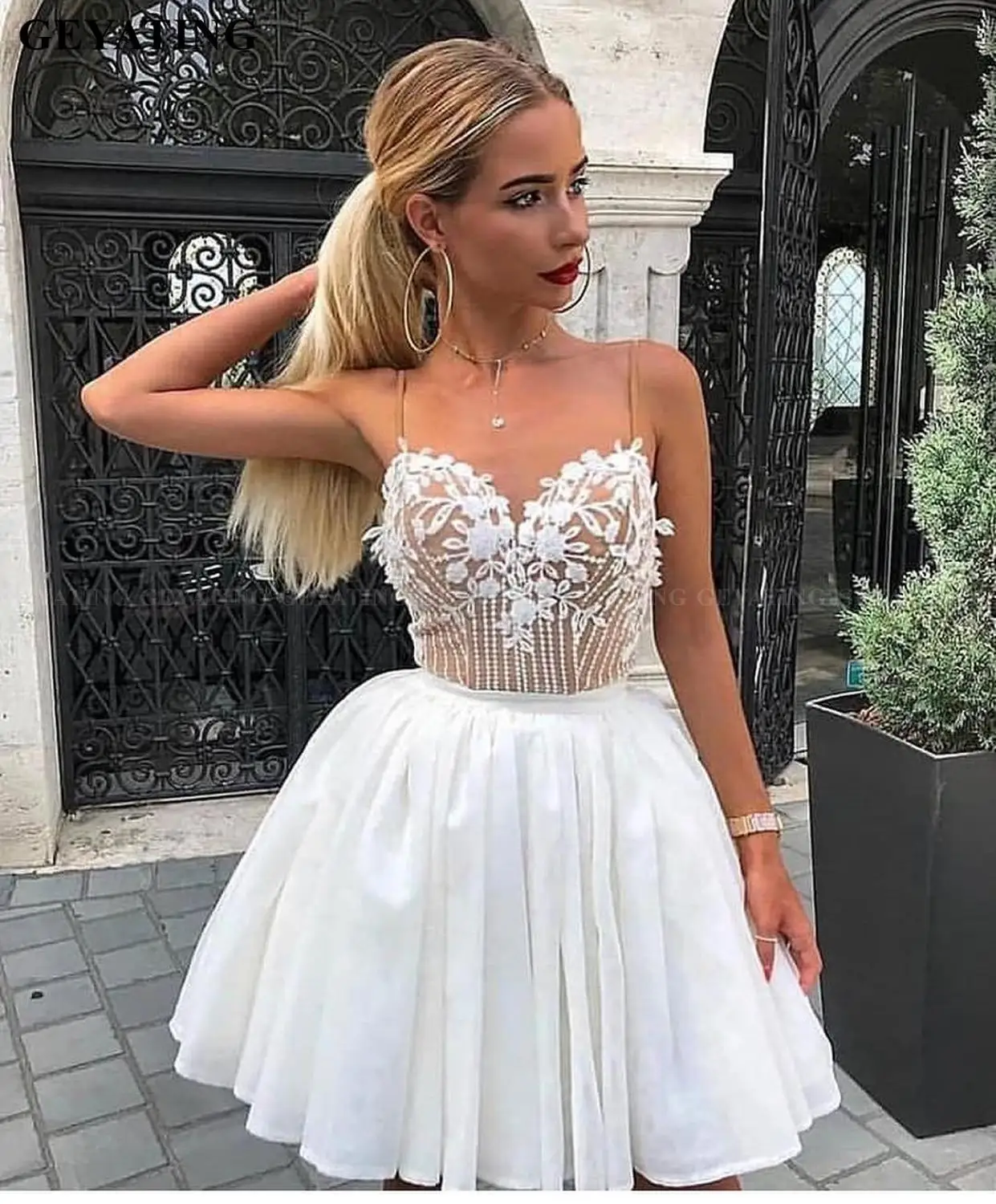 Vestidos de graduacion corto короткие белые платья для выпускного вечера пикантные тонкие бретельки с v-образным вырезом длиной до колена вечерние коктейльные платья