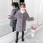 Г. Пальто с мехом для девочек Меховая куртка Утонченная парка верхняя одежда для школьниц, одежда с капюшоном и милыми медвежьими ушками розовая Зимняя утепленная одежда - Цвет: Grey