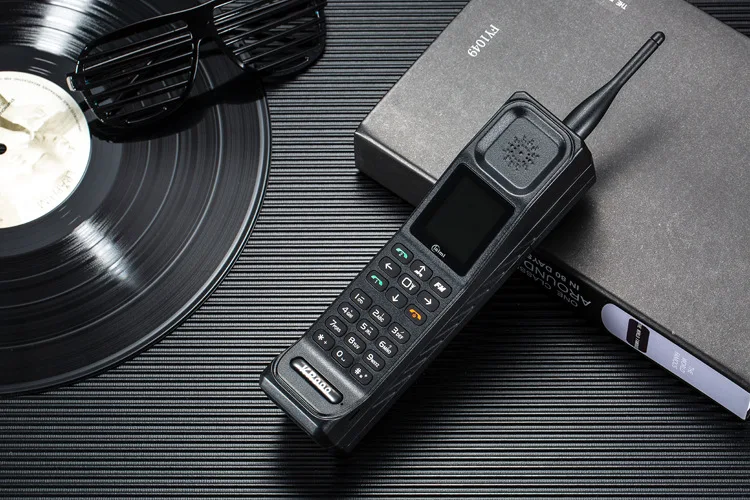 С антенной Ретро стиль большой бар мобильный телефон сильный сигнал power Bank Dual sim 4500 мАч фонарик MP3 MP4 Вибрация Bluetooth