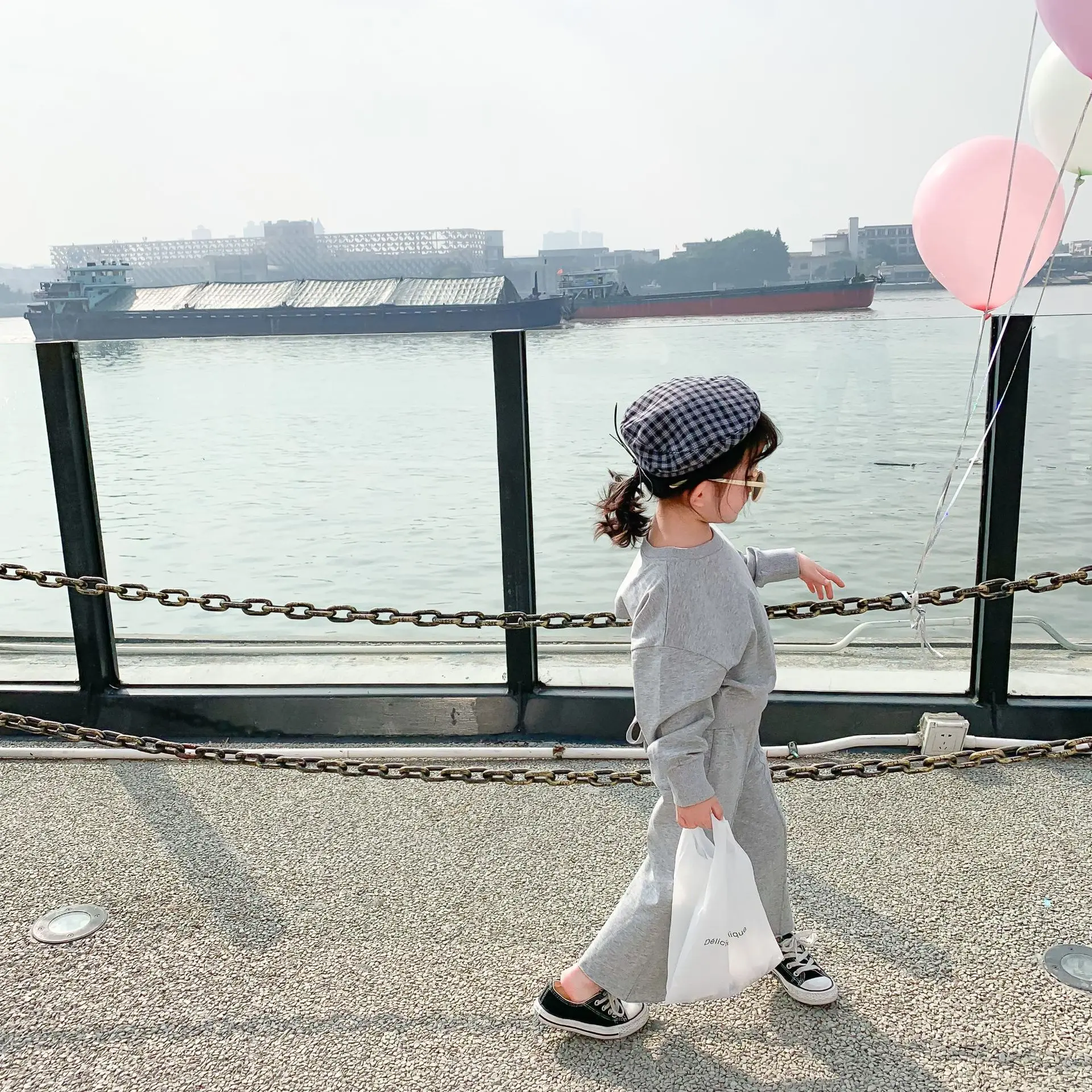 

Childrenswear 2020 Spring Korean-style Girls Sports Lace-up Backless Set Tops + Bell-bottom Pants 2 Pieces