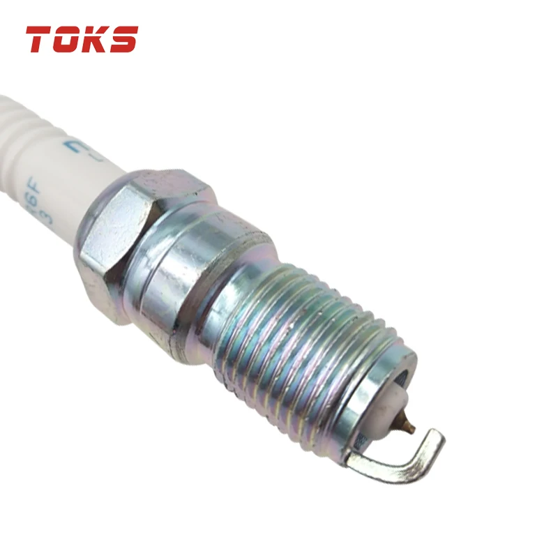 TOKS 4 шт./лот Иридиевые свечи зажигания L3Y4-18-110 ITR6F-13 для MAZDA 3 6 FIESTA FOCUS MONDEO VOLVO S40 V40 C30