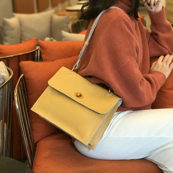 

2019 New Leather Handbag Simple Retro Lock Small Briefcase