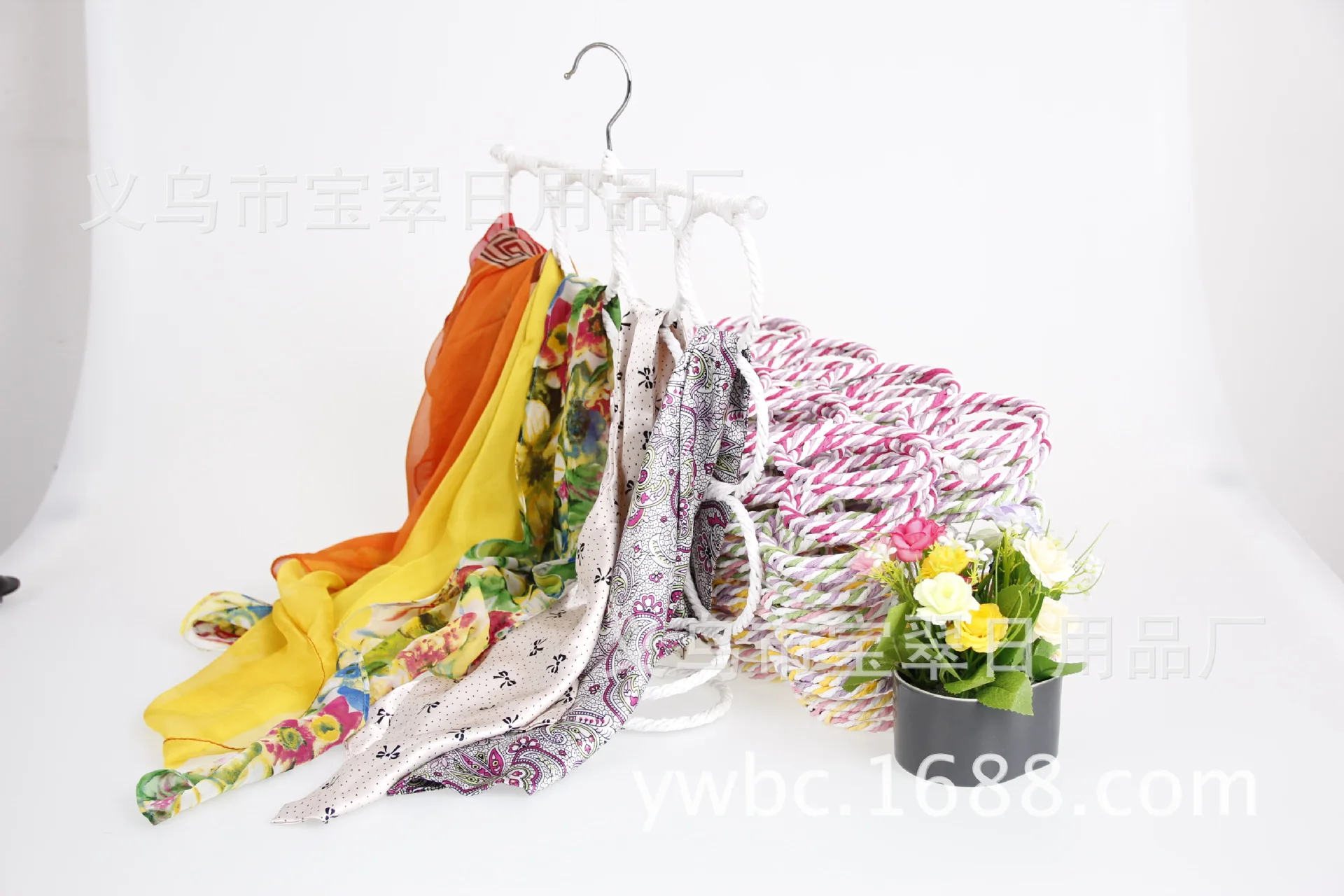 Color Scarf Hanger Towel Rack Wholesale Multi-functional 28 Circle Wearable Anti-slip Rattan Storage Rack Clothes Hanger Manufac