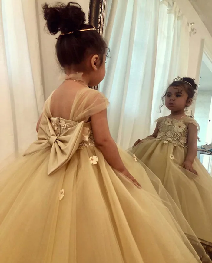 2019-gold-girls-pageant-dresses-square-neck-lace-appliqued-big-bow-cute-flower-girls-dress-modest-a-line-kids-party-gowns (2)
