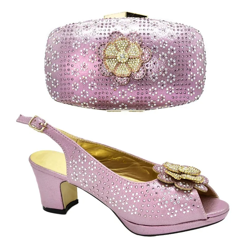 Итальянский комплект из туфель и сумочки золотистого цвета, украшенный стразами; Итальянская обувь с сумочкой в комплекте; Летняя обувь; женские вечерние туфли