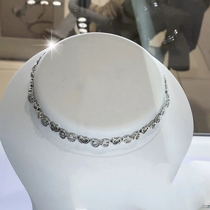 heart swirls choker necklace