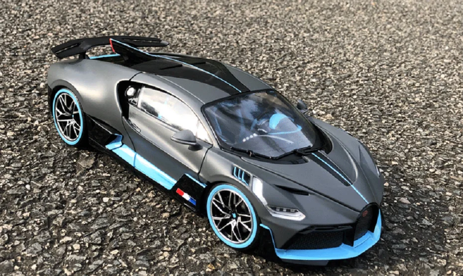 Bburago 1:18 Bugatti чугун Спорт Divo литье под давлением модель гоночный автомобиль в коробке