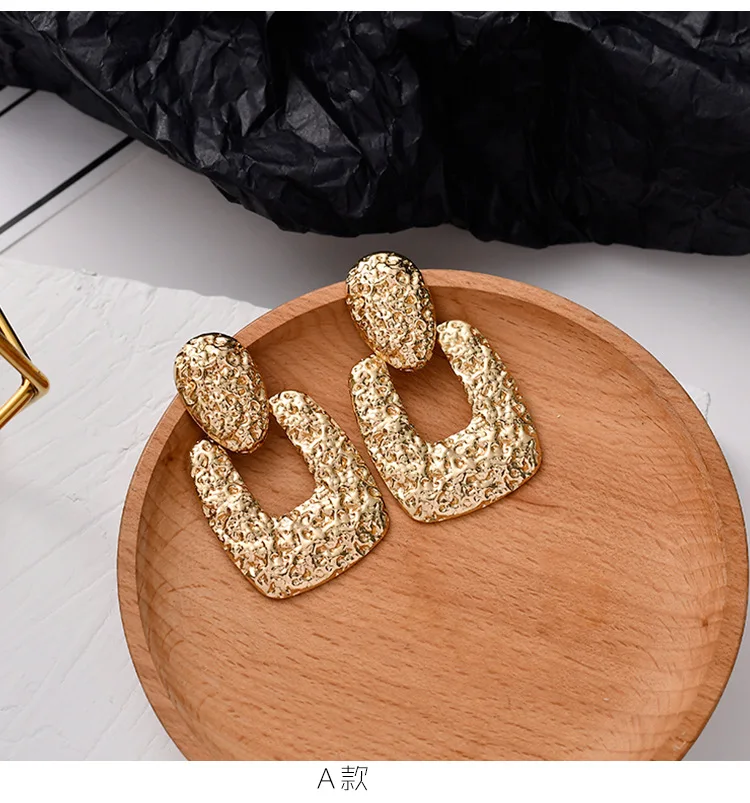PickyanDco простые геометрические золотые Висячие серьги для женщин, оригинальные рельефные массивные металлические серьги, модное ювелирное изделие XC043