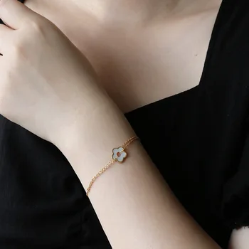 

Amaiyllis 18K Gold Small Daisy Flowers Bracelet Bangles White Shell Safe Clasp Chrysanthemum Bracelet Jewelry For Female Gift