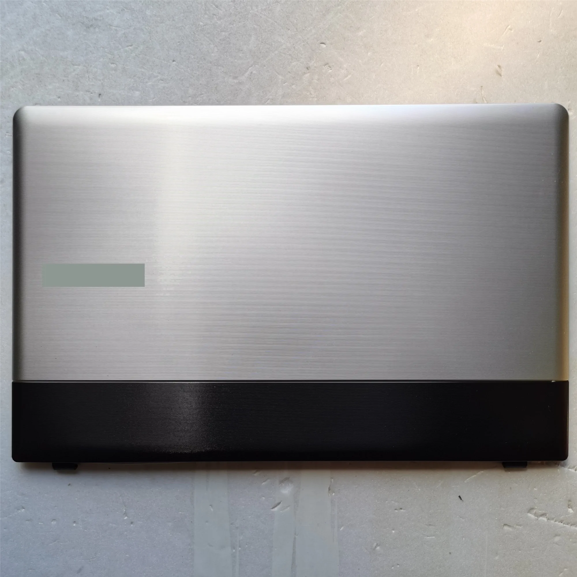 Thin type New laptop top case base lcd back cover for Samsung NP300E 15