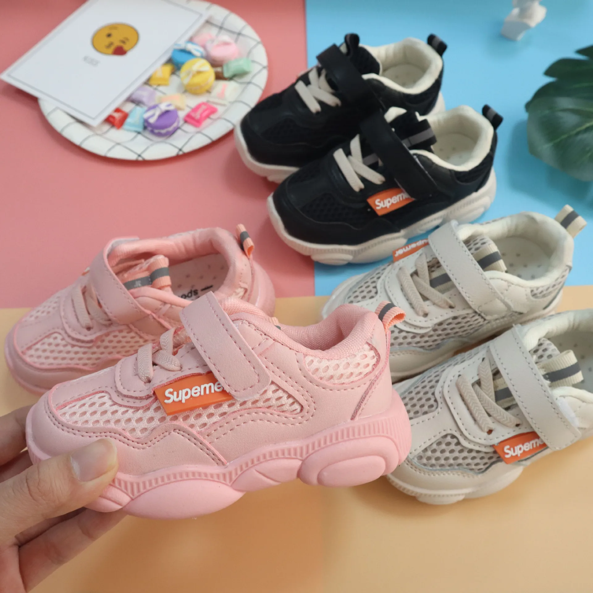 

2019 Autumn And Winter New Style Light Toddler Shoes Velcro Children Sports Shoes Solid Color Breathable Toddler Shoes
