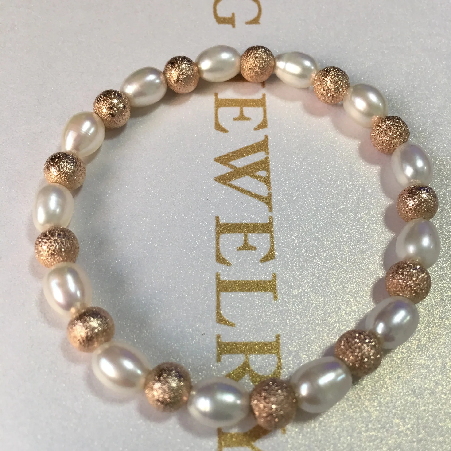 

Hengxing Freshwater M-Shaped Pearl Bracelets with GP Maintains Color Spacer Beads 6-7 M-Shaped Pearl Bracelet Fashion Bracelet