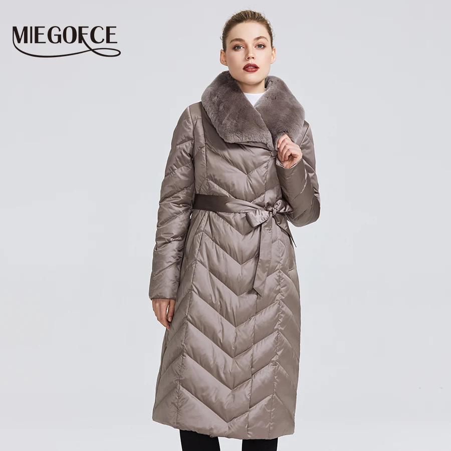 MIEGOFCE 2019 Плащ -пальто Новая коллекция женский куртка с кроличьим воротником необычные расцветки куртка зимняя женская имеет пояс который